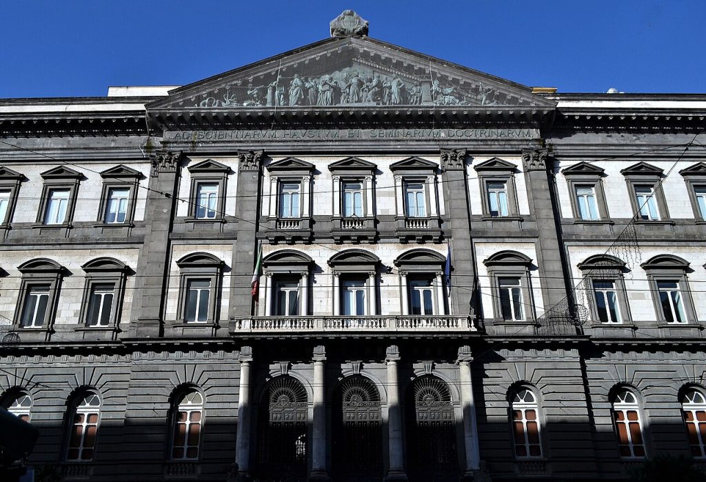Facciata della Sede centrale dell'Università di Napoli Federico II